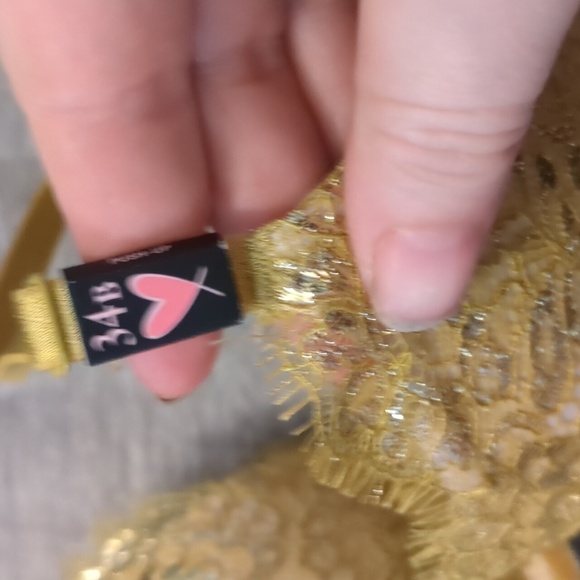 Victoria's secret very sexy push up wired bra size 34B - Picture 2 of 6